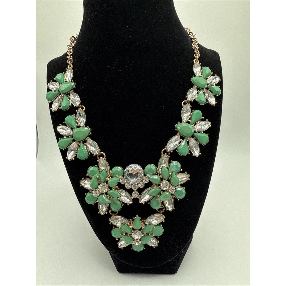 Gorgeous Anna & Ava Gold Tone W/ Green & Clear Rhinestone Necklace  17-20 Inches